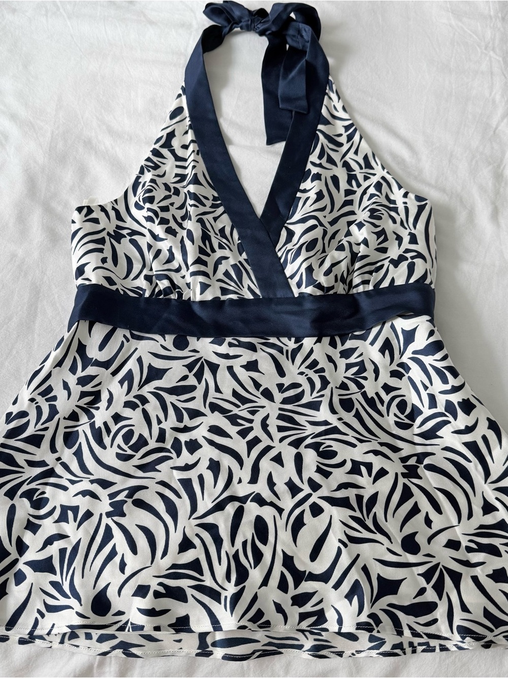 NWT 100% silk Y2K blue And White Abstract Print Halter Top